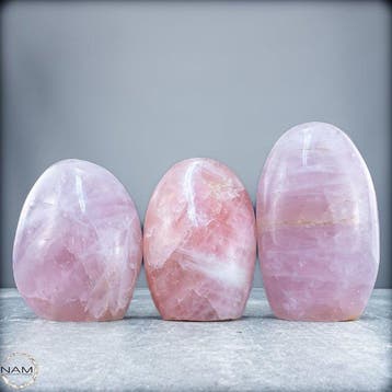 Rozenkwarts vrije-vorm set – Elegant trio uit zacht roze
