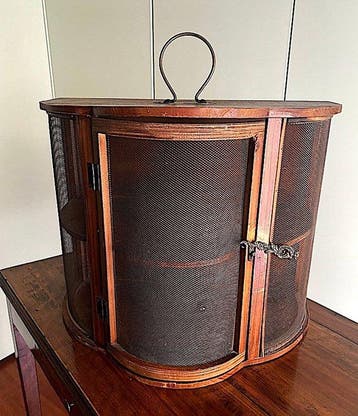 Kabinet - Hout - Antieke moscarola hangende kast