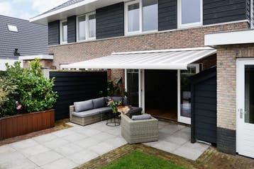 Knikarmscherm Roomwit 450 / 500 / 550 cm  (INCL. MONTAGE), Tuin en Terras, Zonneschermen, 450 cm of meer, Ophalen of Verzenden