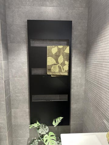 Paros Radiator 60,5x15,5 zwart 675W 0034 - 4, Ophalen, 500 tot 800 watt, Radiator, Nieuw