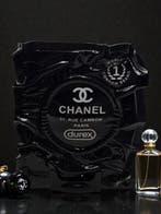 Art Stray-Nos - “ Condom XXl Chanel ... Protéger les marques