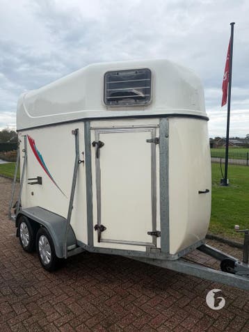 Leuke 2-paards paardentrailer!, Ophalen, Zo goed als nieuw, Hout, 2-paards trailer