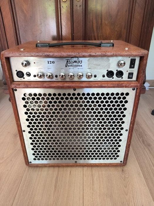 Framus - Aantal items: 1 - Gitaarversterker - Duitsland, Muziek en Instrumenten, Snaarinstrumenten | Gitaren | Akoestisch