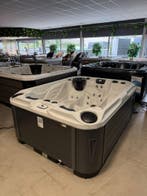 Showmodel - nieuw - Spa/ Jacuzzi 3 pers. Plug and play 220V, Nieuw, Pomp, Vast