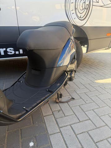 Piaggio zip 2019 E4 brom TWEEDE eigenaar midnight blue, Maximaal 45 km/u, Zip, Ophalen of Verzenden, Zo goed als nieuw