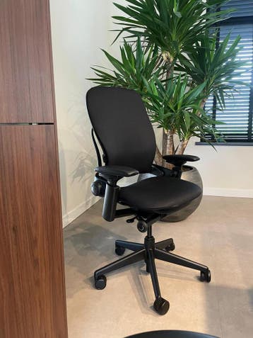 Steelcase Leap V2 Bureaustoel ZGAN - 5 Jaar Garantie!, Verzenden, Zwart, Zo goed als nieuw, Bureaustoel