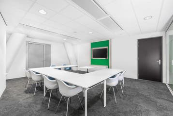 Kantoorruimte in Regus Trade Centre, Zakelijke goederen, Bedrijfs Onroerend goed, Verzenden