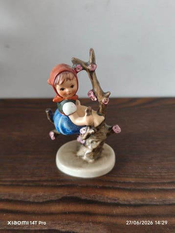Hummel, Goebel - Beeldje - Apple tree girl - TMK3 - Keramiek