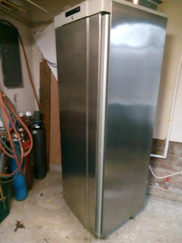 GRAM F410 RG vrieskast 400 li . links. werkt als nieuw., Gebruikt, Koelen en Vriezen
