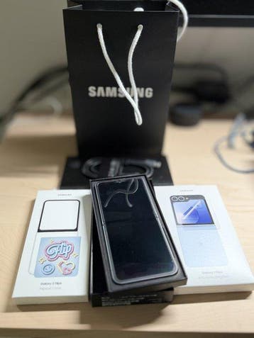 Samsung Galaxy Z Flip 6 - Mobiele telefoon - In originele, Nieuw