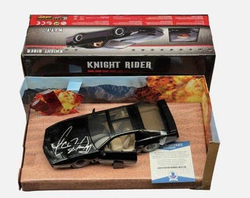 Knight Rider - 1:24 Scale Model Car - Signed by David, Verzamelen, Film en Tv, Nieuw