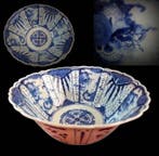 Antieke Japanse Imari grote blauw-witte porseleinen schaal