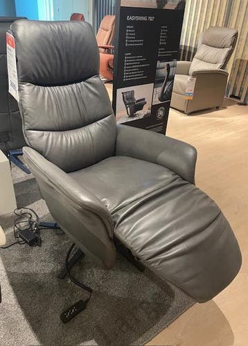 Easy swing Relaxfauteuil 7051, Ophalen, Zo goed als nieuw, Leer
