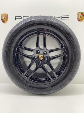 Porsche Macan ORIGINELE 18inch Sport zwart met winterbanden, Ophalen, 18 inch, Gebruikt, 255 mm