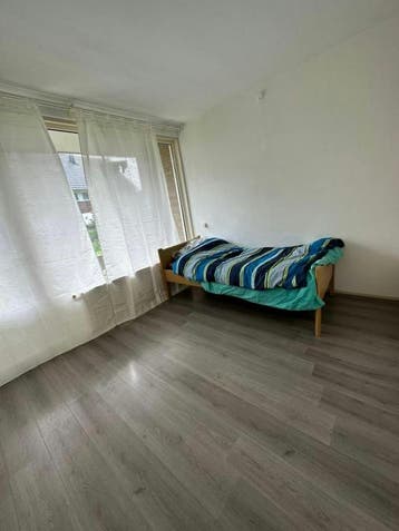 Kamer te huur in Spijkenisse - 10 m² - 1 kamer(s), Overige regio's