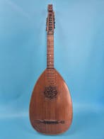 Antike Lautengitarre – Laute mit geschnitzter Rosette –, Nieuw