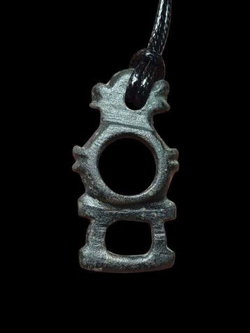 Keltisch Brons, Stunning & Rare Shape Talisman Hanger
