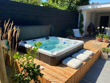 Sunspa Goldline Spa Jacuzzi | 5 pers | 50 jets | Showroom, Tuin en Terras, Ophalen of Verzenden, Nieuw, Filter, Vast