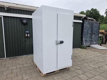 Vriescel 120 x 120 x 230 cm Nieuw lichte transportschade, Nieuw in verpakking, Koelen en Vriezen