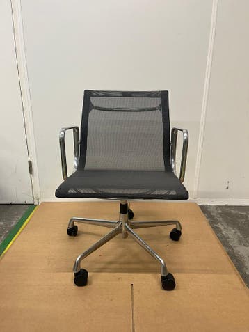 Vitra Eames Ea 117 Bureaustoel - Incl. 5 Jaar Garantie, Huis en Inrichting, Bureaustoelen, Verzenden, Zo goed als nieuw, Zwart