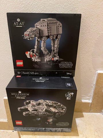 Lego Set - Star Wars - AT-AT ; Millennium Falcon, Kinderen en Baby's, Speelgoed | Duplo en Lego, Nieuw