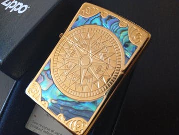 Zippo - Zippo Armor – Compass Abalone Inlay – 2024 – Caixa, Nieuw