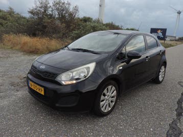 Kia Rio 1.4 TOP ONDERHOUDEN! RIJD GOED! 6 BAK! NETTE AUTO!, Auto's, Kia, Stof, Zwart, Zwart, Handgeschakeld