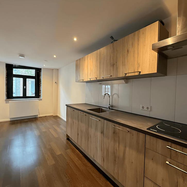 Appartement in Sittard gevonden voor €650,- pm, Huizen en Kamers, Huizen te huur, Direct bij eigenaar, Limburg, Appartement
