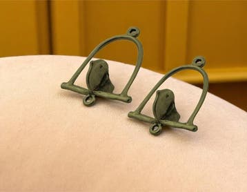 2 x Metalen oorbellen of hanger ornamenten – geel koperkl., Ophalen of Verzenden, Nieuw, Tussenstuk of Tussenkraal
