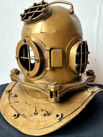Helm - No reserve-Grote decoratieve bronskleurige