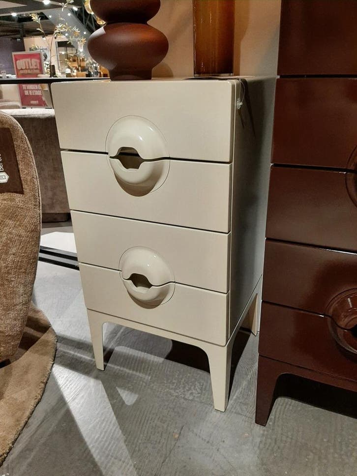 Merge ladekast greige **SHOWROOMMODEL**, Huis en Inrichting, Kasten | Ladekasten, Nieuw