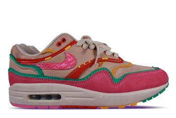 Nike Air Max 1 Familia Pinksicle • 46, Kleding | Heren, Ophalen of Verzenden, Nieuw, Nike, Sneakers of Gympen