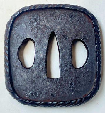 Tsuba met touwpatroon aan de zijkant - Japan - Edo Periode