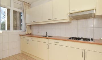 Te Huur 3 Kamer Appartement Sportlaan In Den Haag, Huizen en Kamers, Den Haag, Den Haag, Direct bij eigenaar, Appartement