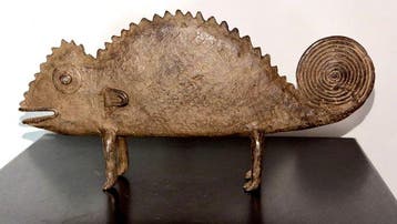 Caméléon en bronze, art traditionnel africain - sculptuur -
