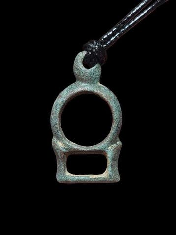 Keltisch Brons, Stunning & Rare Shape Talisman Hanger