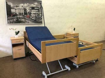 twee 2-persoons elektrische boxsprings senioren koppelbed, Zo goed als nieuw, Verstelbaar