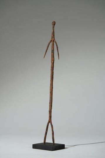 Een ijzeren beeldhouwwerk - MOBA - Ghana (Zonder