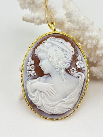Zilver, handgesneden camee - Cameo - CASSIS MADAGASCARIENSIS