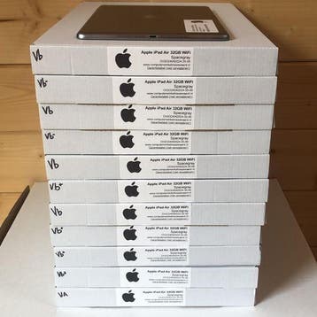 Voordeelbundel Apple iPad Air 9.7 32GB zwart WiFi (4G)...., Nieuw
