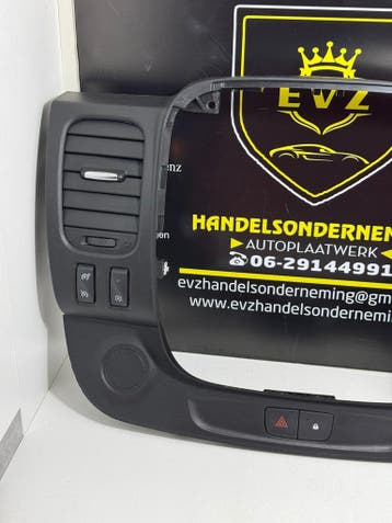 Renault Trafic bj.2018 Luchtrooster dashboard/dashboard deel, Gebruikt, Renault
