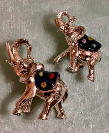 Beeldje - Playful ELEPHANT Pair with Murano Saddles -