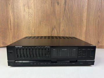Grundig - V8200 MK 2 Solid state versterker, Nieuw