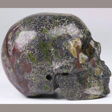 107g Dragonbloodstone Skull – Níðhöggr – Urkraft 5,1 x 3,9 x