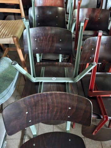 5x Galvanitas S16 Schoolstoel Cementgrijs / Donkerbruin Gebr, Huis en Inrichting, Gebruikt, Bruin, Hout