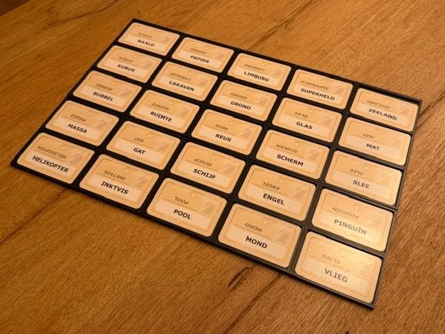 Houder voor speelveld van Codenames, Hobby en Vrije tijd, Gezelschapsspellen | Bordspellen, Nieuw, Verzenden