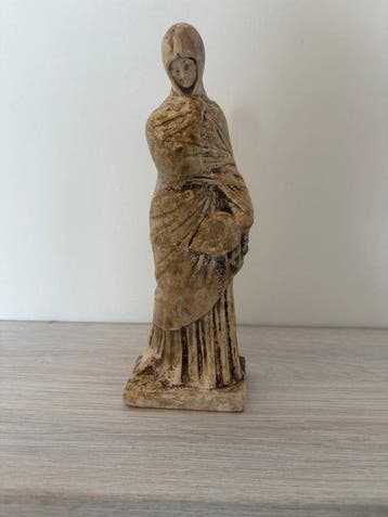 Antieke Grand Tour Tanagra-vrouw Figuur - 22 cm (Zonder