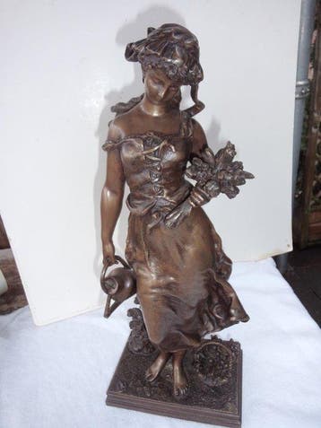 Beeld, Vrouw met gieter - 42 cm - Zinklegering