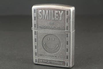 Zippo - Smiley Limited Edition - Zakaansteker - metaal, Verzamelen, Nieuw