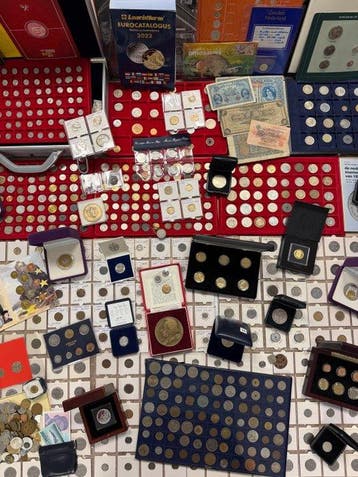Wereld. Partij diverse munten, penningen, bankbiljetten +